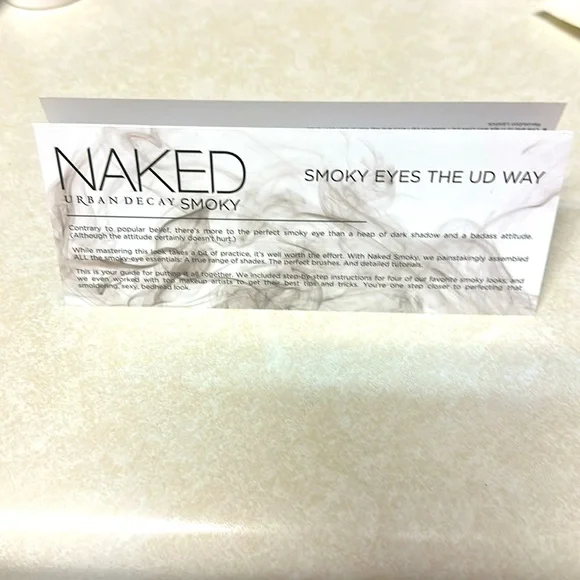 NIB Urban Decay Smokey Eyeshadow Palette - Picture 5 of 7